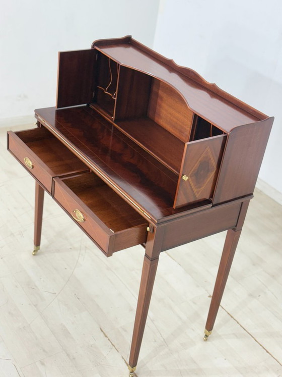 Secrétaire élégant de style Sheraton ancien avec plateau en cuir / Bureau des années 1960 / Secrétaire style (photo 4 of 17)