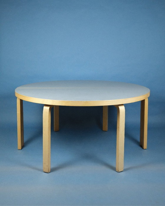 Image 1 of Ensemble de 2 Table 96 – Alvar Aalto – Artek