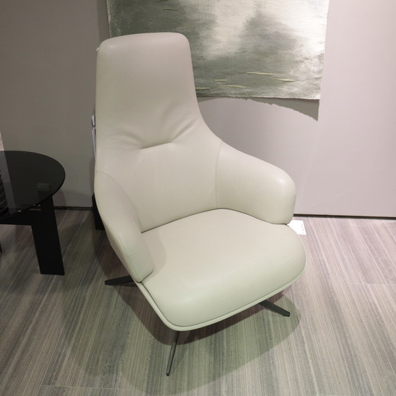 Image 1 of Poltrona reclinabile Kensington con pouf Molteni&C