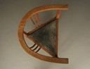 Bijzondere Art Deco stoel met drie poten. Jaren 1920.
