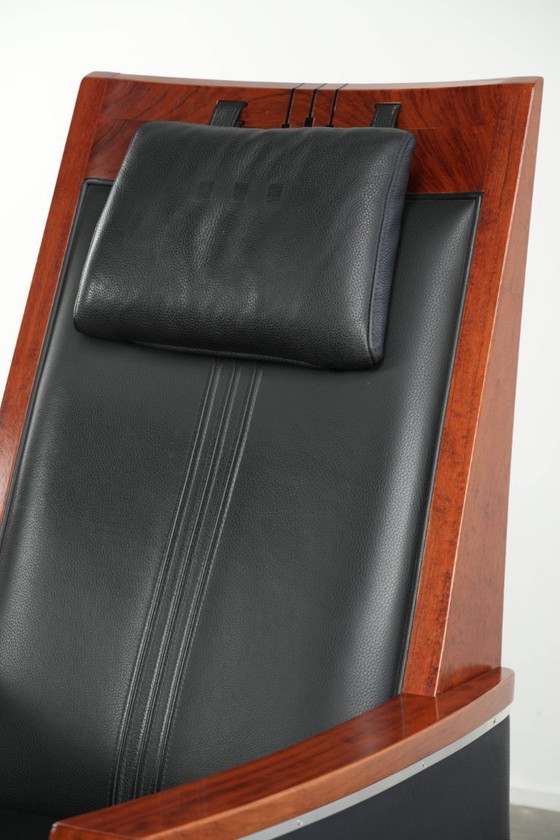 Image 1 of Schuitema Art Deco design relaxfauteuil uit de Decoforma serie met zwart rundleer