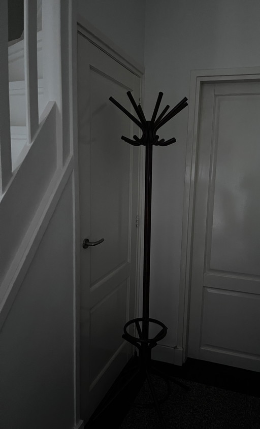 Metalen kapstok bruin