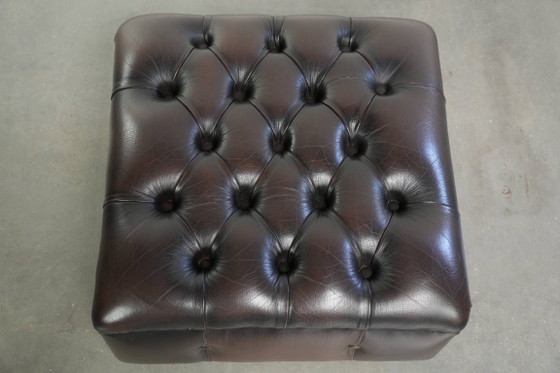 Mooie Rundleren Chesterfield Hocker Met Mooie Kleuren In Engelse Stijl – Hockers en poefs, Leather (photo 6 of 9)