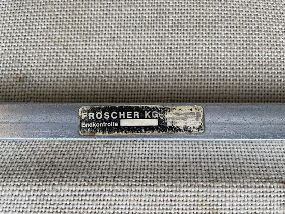 Image 1 of Conjunto de sillas Fröscher KG de mediados de siglo fabricadas en metal precioso, reposabrazos de madera noble y polipiel.