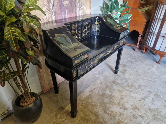 Image 1 of Scrivania antica orientale, dimensioni: 124x67cm e 105cm di altezza.