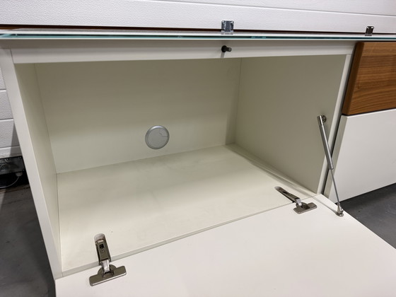 Image 1 of Hulsta Tv meubel wit noten hout 176