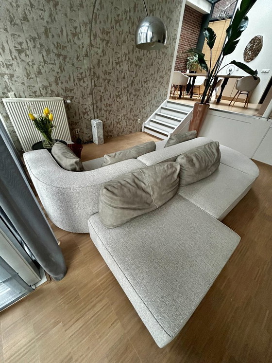 Image 1 of Montis Bank Domino