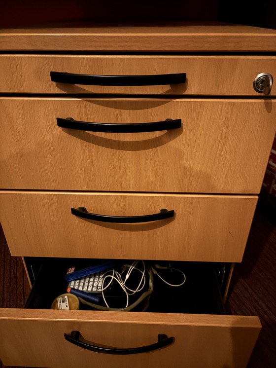 Image 1 of Bureau met ladeblok