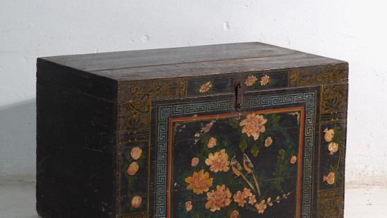Baule antico dipinto in legno di pino – Cina, circa 1900 – Armadi contenitori, Iron (photo 3 of 40)