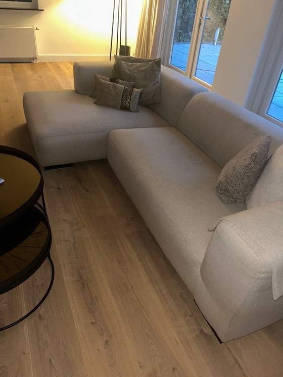 Image 1 of Panca beige con chaise longue