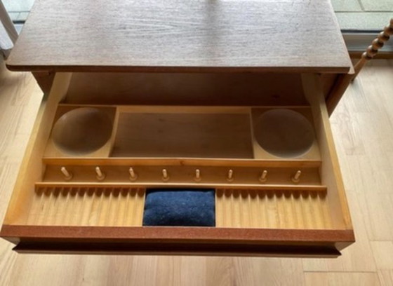Image 1 of Mesa de costura de teca diseñada por Johannes Andersen en la década de 1960.