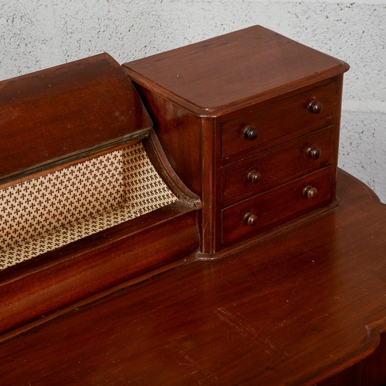 Mahogany desk – Desk lamps (photo 8 of 12)