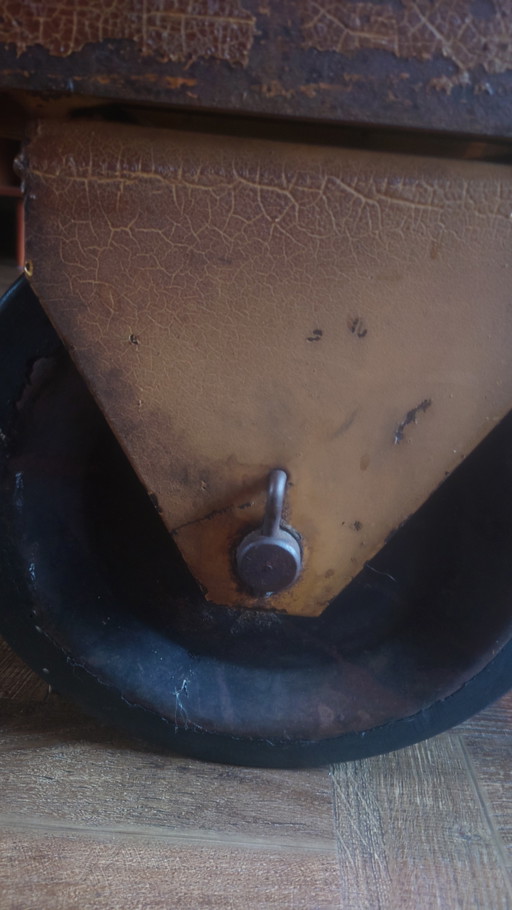 Tavolino industriale vintage 1885