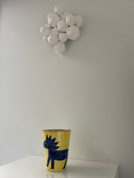 Image 1 of Handbemalte konische Vase mit primitiver Verzierung