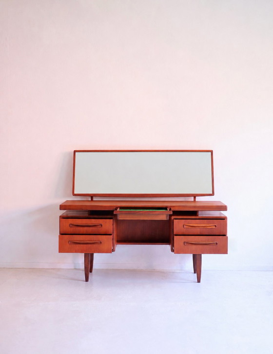 Tocador/escritorio G-Plan, Victor Wilkins, década de 1960. – Wood (photo 8 of 9)