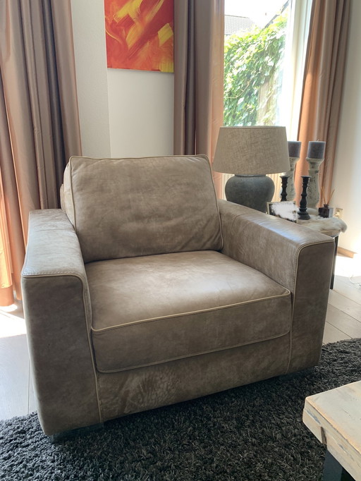 Muy bonito sillón de cuero / loveseat