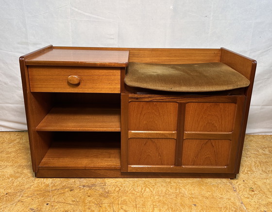 Image 1 of Mid Century retro vintage teak telephone seat bench by parker knoll 1960-1970. Design britannique emblématique et fonctionnel
