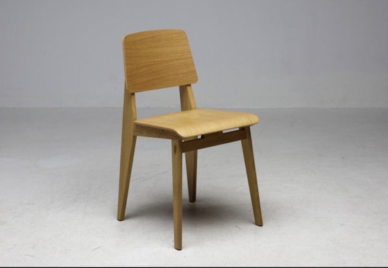 Image 1 of Chaise longue Vitra Jean Prouvé, totalmente de madera de roble natural: artesanía atemporal en roble macizo.