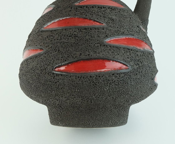 Image 1 of Jarrón de lava de mediados de siglo Cerámica Schlossberg de los años 70 Marrón con dibujo rojo brillante Modelo nº 64-25