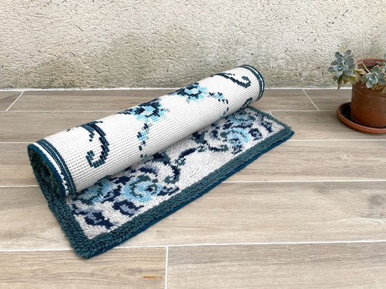 Image 1 of Alfombra azul de pura lana 125x78cm