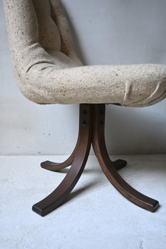 Sechs skandinavische Design Drehbar Esszimmerstühle Aus Den 60er Oder 70er Jahren – scandinavisch, Wool, Wood (photo 3 of 10)
