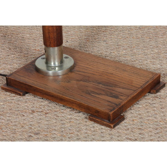 Image 1 of Lámpara de pie de roble que data de la década de 1950.