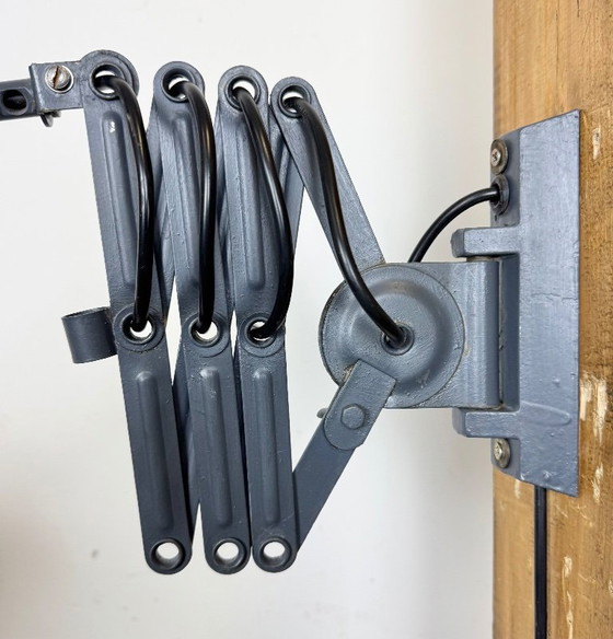 Image 1 of Grijs geschilderde industriële schaarwandlamp, jaren 60