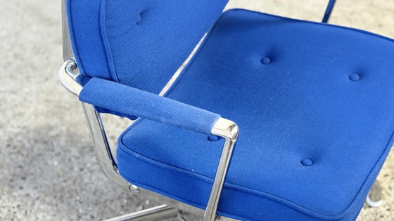 Silla Intermediate Herman Miller de los años 60 Diseñada por Charles y Ray Eames – Sillas de oficina (photo 10 of 12)