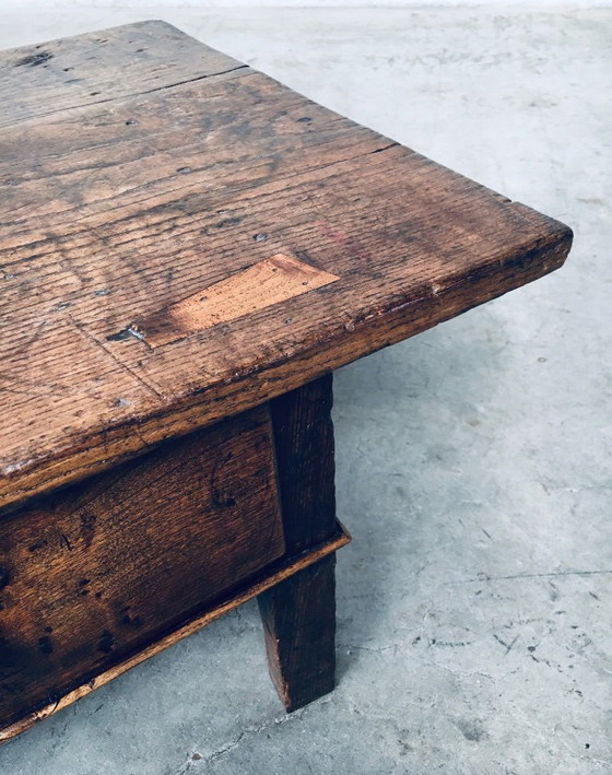 Image 1 of Antiker niedriger Konsolentisch oder Couchtisch im spanischen Volkskunststil