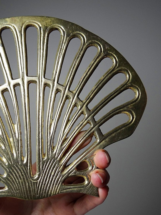 Image 1 of Dessous De Plat Vintage Style Art Nouveau, Coquillage, St Jacques Laiton Ajouré