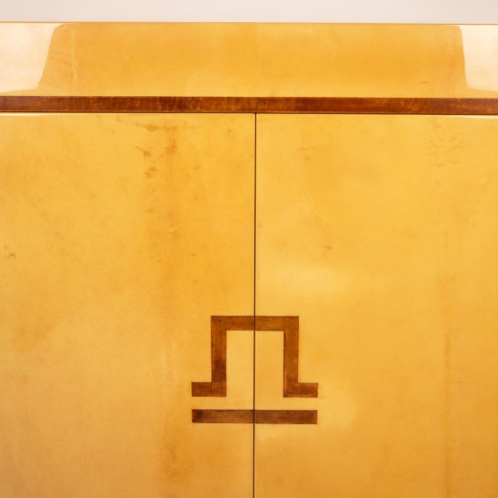 Giorgio Tura & Nucci Valsecchi Mod. 2047 Mueble Bar de Pergamino de Piel de Cabra para Tura – Leather, Glass (photo 4 of 21)