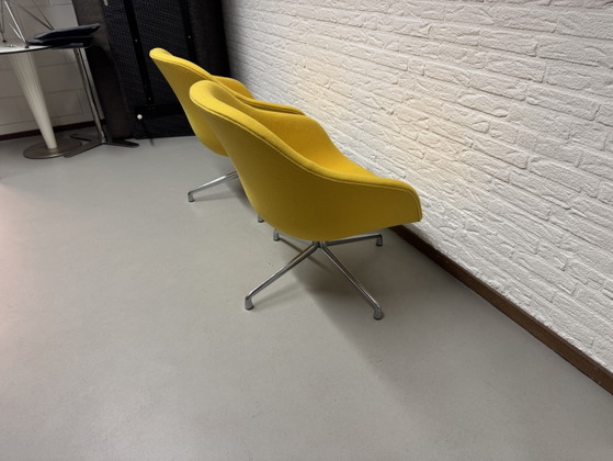 Image 1 of 2x HAY  Loungefauteuil - Geel, Draaibaar, Aluminium Onderste