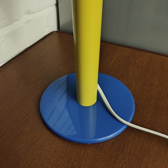 Lampada da tavolo postmoderna IKEA unica nel suo genere – Rossa, gialla e blu – Stile Memphis (photo 5 of 5)