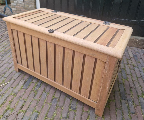 Image 1 of Teak royal chest, Cushion box, storage box