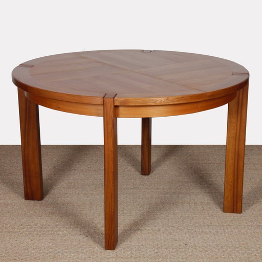 Round extendable wooden dining table produced by Monopoly, 1970