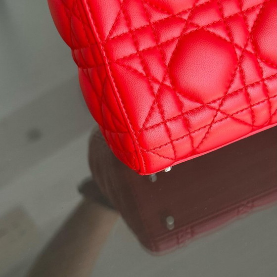 Image 1 of DIOR LADY MINI - PELLE DI AGNELLO CANNAGE ROSSO, DETTAGLI ARGENTO, CINTURINO REGOLABILE