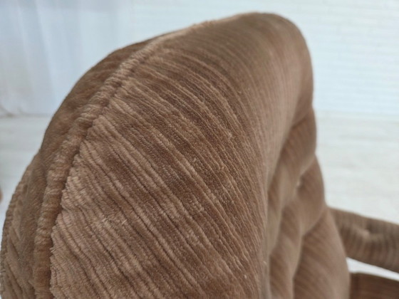 Image 1 of Jaren 70, Deense draaibare fauteuil, bruin corduroy.