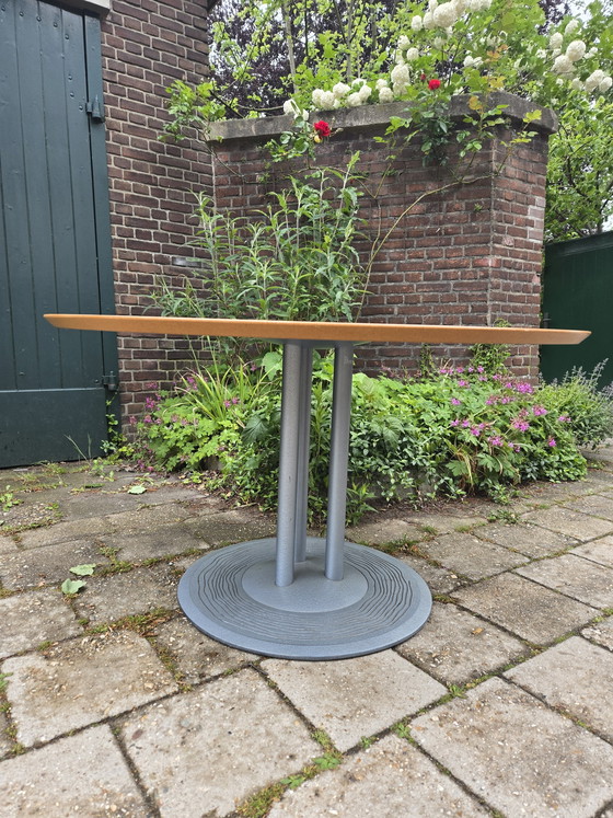 Image 1 of Leolux trias ronde design eettafel Hugo de Ruiter jaren 90