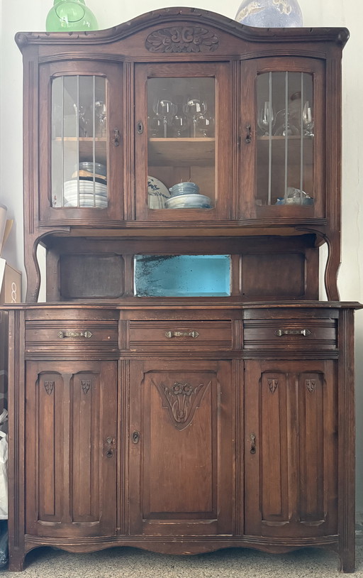 Charming dessoir cabinet