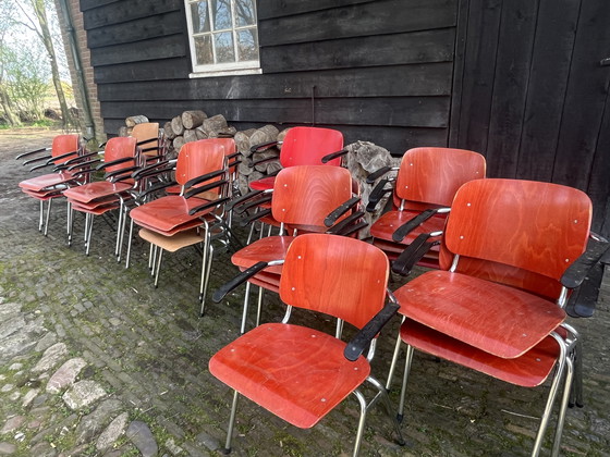 Image 1 of Chaises d'école authentiques