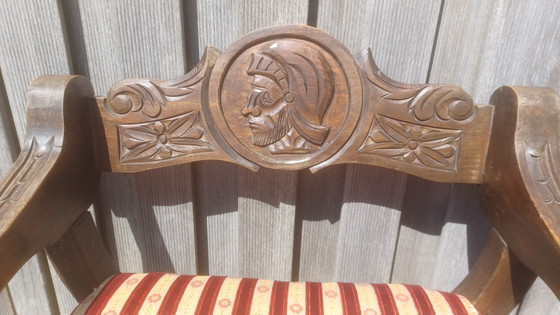 Image 1 of Oude Dagobert koning ridder stoel pas bekleed!