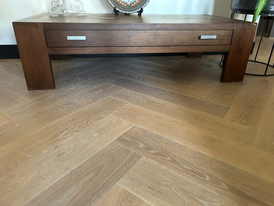 Image 1 of Table basse en noyer