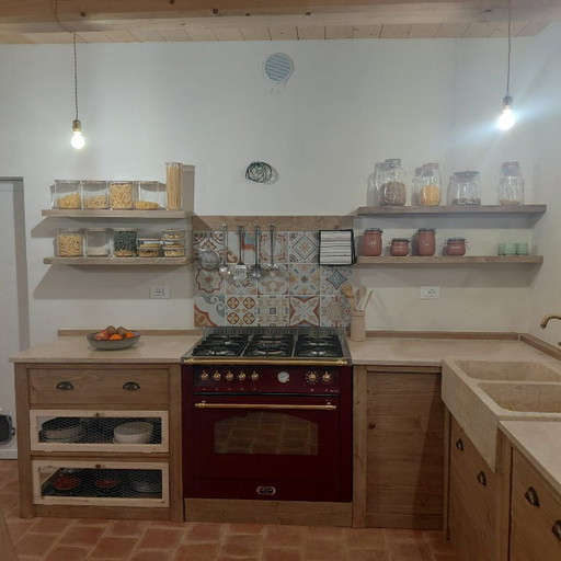 COCINA DE MADERA MACIZA A MEDIDA