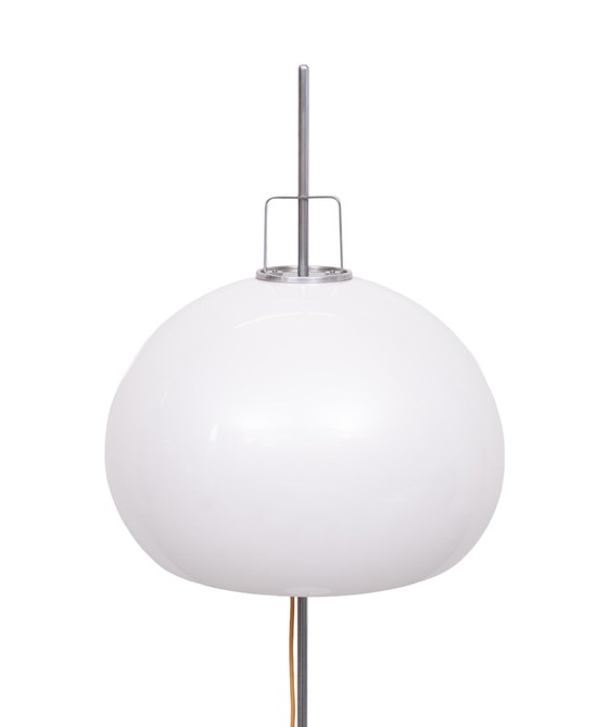 Vloerlamp "Lucerna" van verchroomd staal, ontworpen door Harvey Guzzini voor Meblo in de jaren 60. (photo 9 of 40)