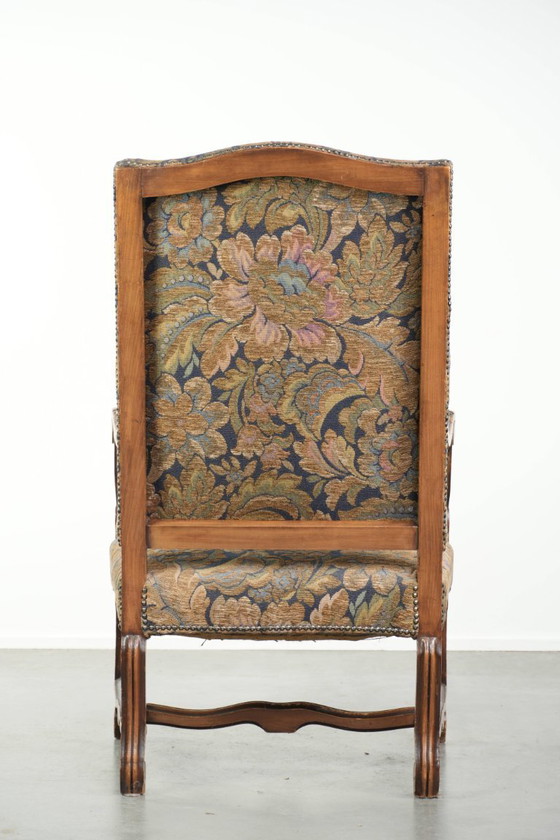 Image 1 of Sierlijke antieke eikenhouten fauteuil/ bijzet/ bureaustoel met een luxe dikke stof met bloemen motieven