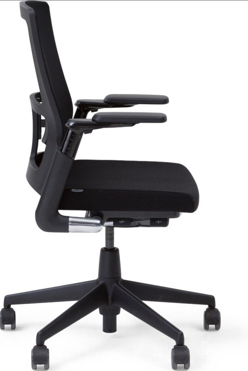 Office Chair Adjustable Medium-High, Transparent Mesh Back and Equipped with a Synchro Movement Mechanism