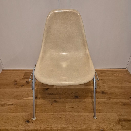 2x Eames Fiberglass Side Chair (DSS onderstel)