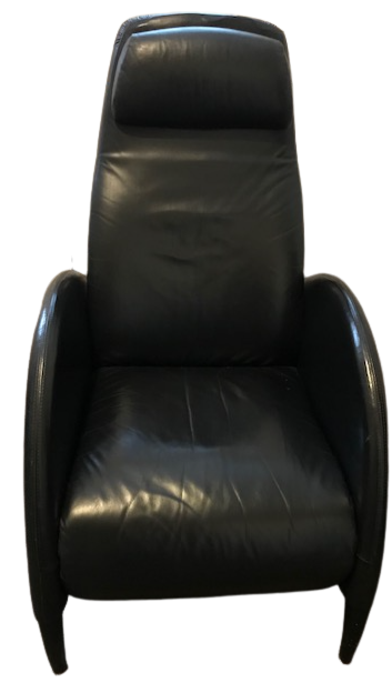 Young International Scudo relax armchair