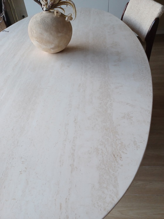 Image 1 of Beautiful dining table made of solid travertine natural stone