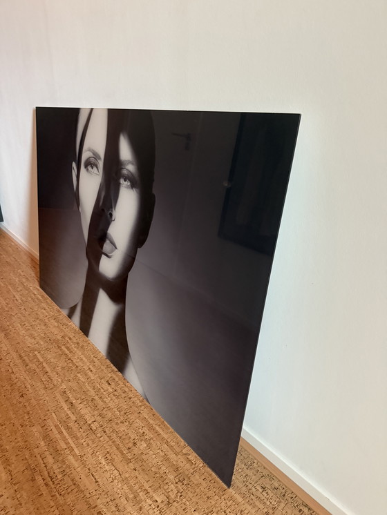 Image 1 of Plexiglas kunstwerk vrouw